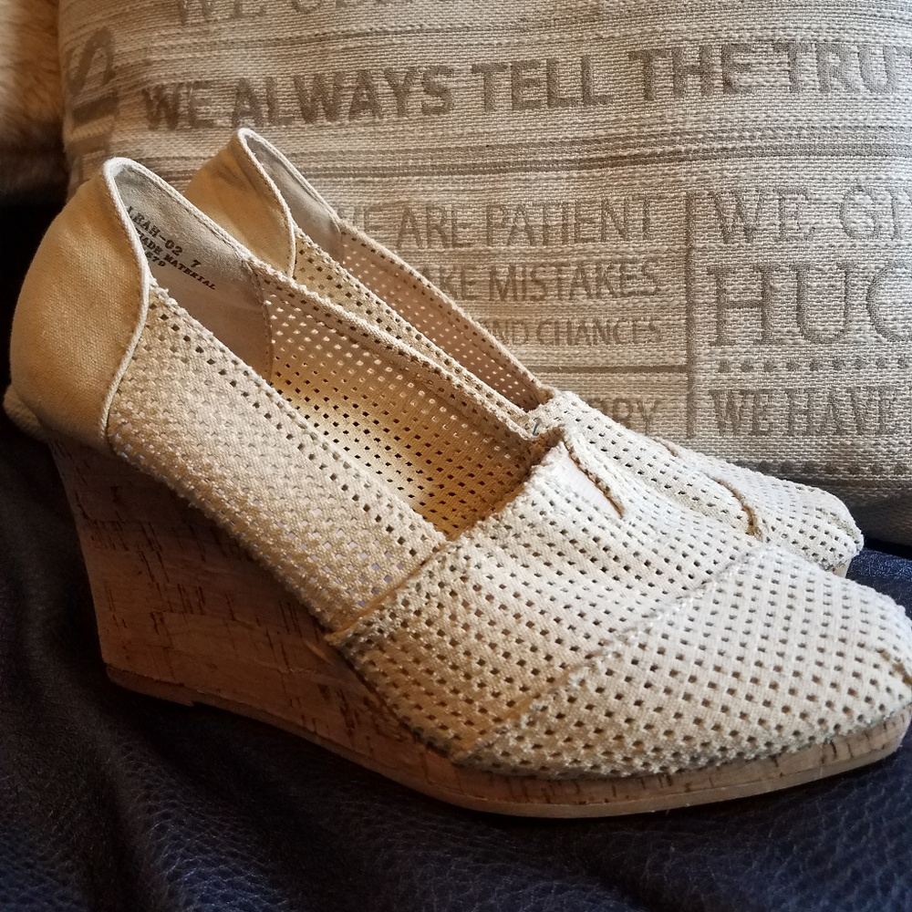 Bamboo Beige Leah Canvas Cork Wedge slip on Heels neutral Size 7